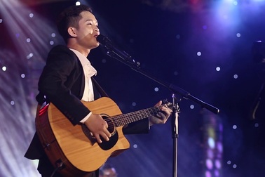 Nam sinh giành giải tài năng trình diễn ca khúc tự sáng tác