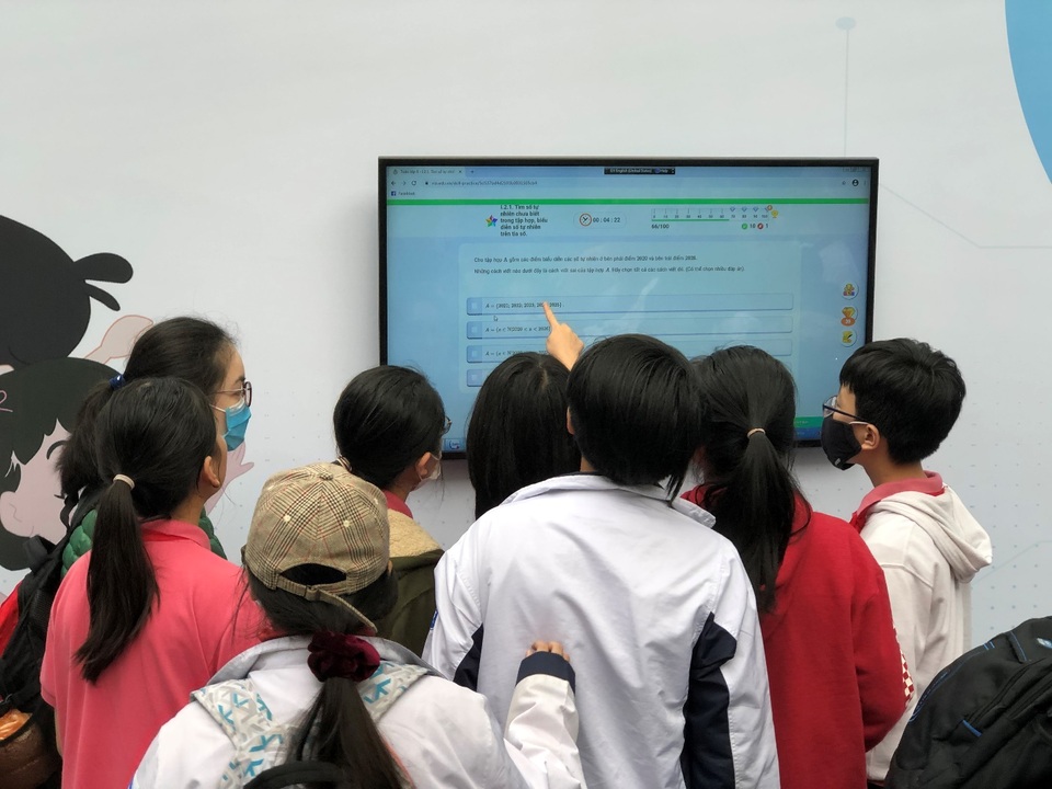 Ứng dụng công nghệ đổi mới hoạt động quản lý, dạy và học - 2 Ứng dụng công nghệ đổi mới hoạt động quản lý, dạy và học - 2
