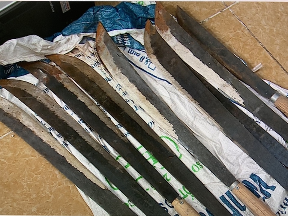 Khởi tố 16 bị can trong đường dây cá độ bóng đá hơn 400 tỷ đồng - 2 Khởi tố 16 bị can trong đường dây cá độ bóng đá hơn 400 tỷ đồng - 2