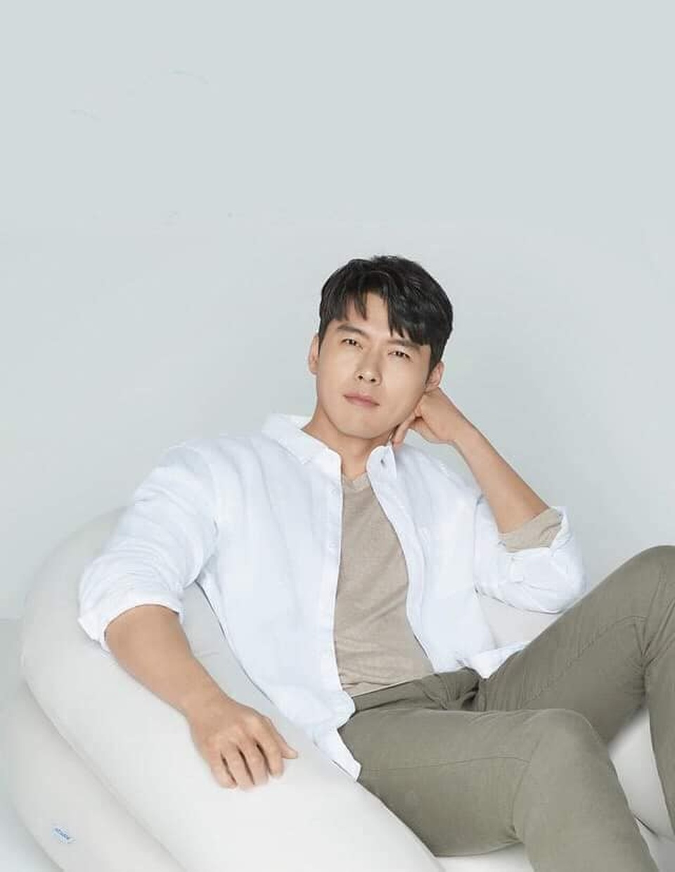 Hyun Bin khoe nhan sắc “cực phẩm” ở tuổi 38 - 2 Hyun Bin khoe nhan sắc “cực phẩm” ở tuổi 38 - 2