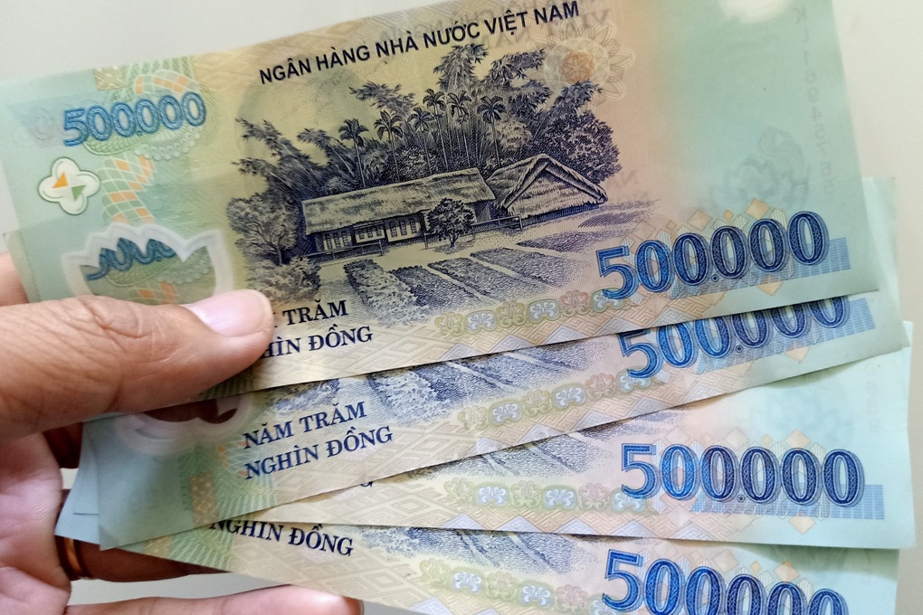 Khởi tố cán bộ xã nhờ người giả chữ ký nhận tiền hỗ trợ Covid-19 - 1 Khởi tố cán bộ xã nhờ người giả chữ ký nhận tiền hỗ trợ Covid-19 - 1