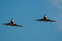 Chiến đấu cơ Anh chặn máy bay ném bom Nga gần không phận