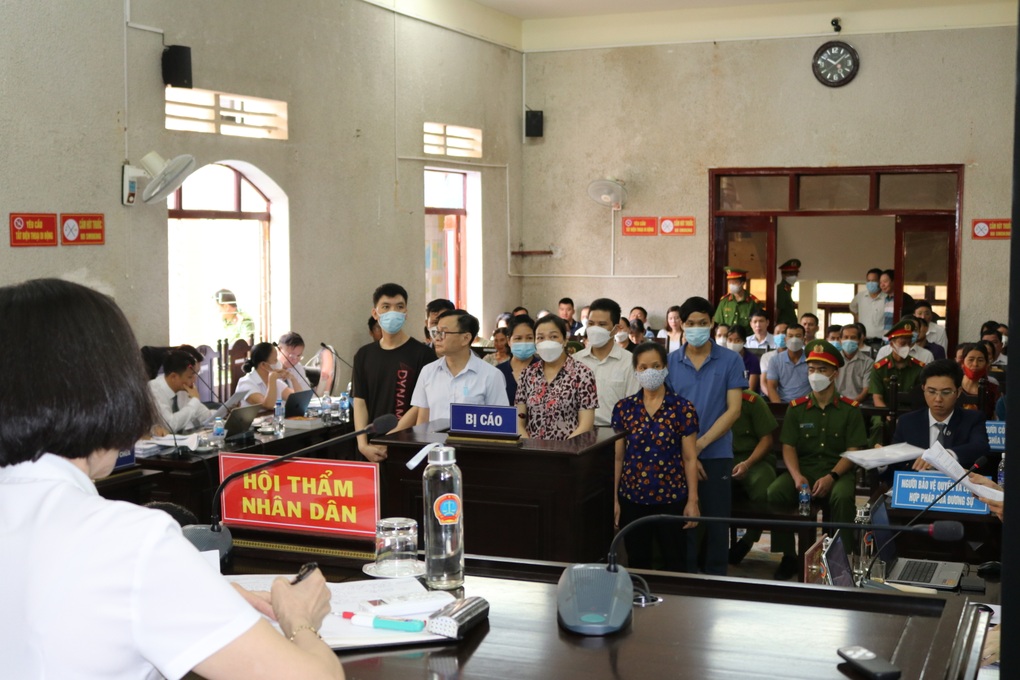 Xét xử Cựu Phó Chủ tịch TP Điện Biên Phủ: Tòa trả hồ sơ - 1 Xét xử Cựu Phó Chủ tịch TP Điện Biên Phủ: Tòa trả hồ sơ - 1