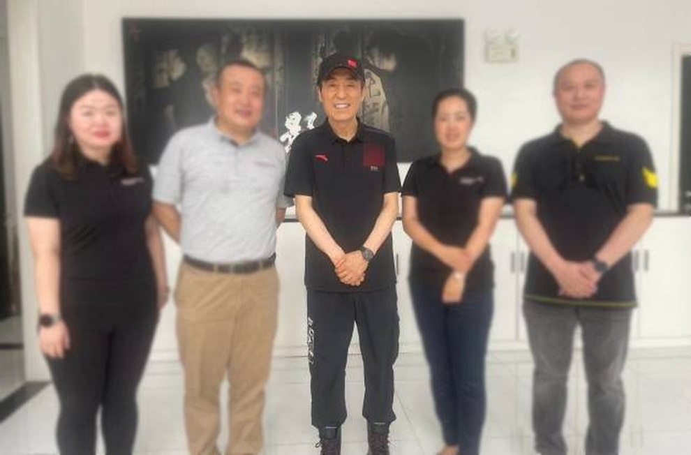 Yêu chiều vợ con như đạo diễn Trương Nghệ Mưu: 2 năm sắm 2 xế sang - 6 Yêu chiều vợ con như đạo diễn Trương Nghệ Mưu: 2 năm sắm 2 xế sang - 6