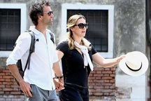 Hình ảnh hiếm hoi về vợ chồng Kate Winslet