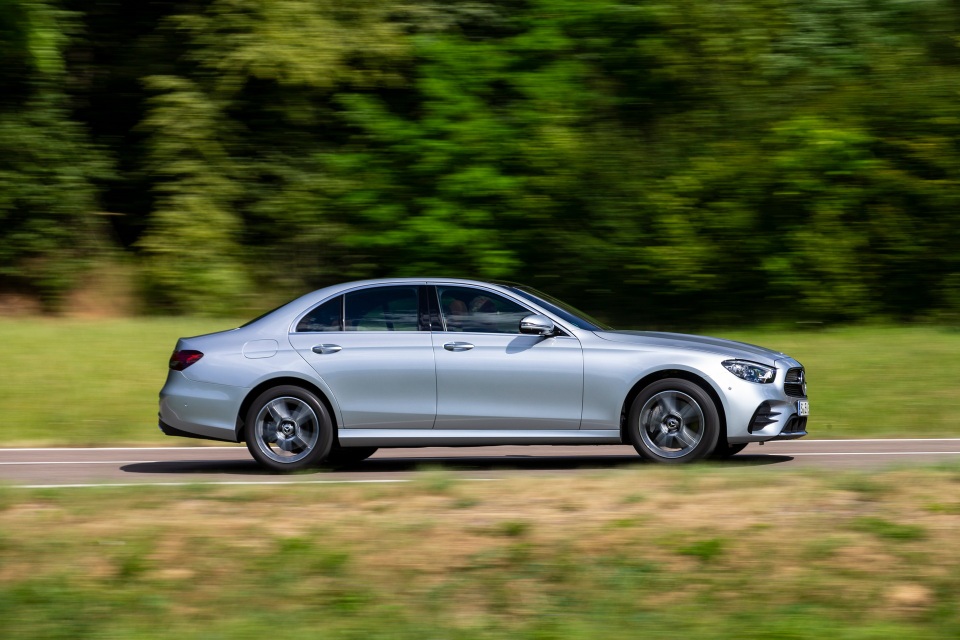 Choáng váng xem bảng giá xe Mercedes E-Class 2021 - 8 Choáng váng xem bảng giá xe Mercedes E-Class 2021 - 8