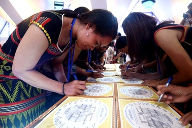 Khởi động mạng lưới dệt thổ cẩm miền Trung - Tây Nguyên