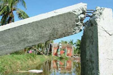 Bến Tre sau bão Durian: 200.000 dân chưa có điện