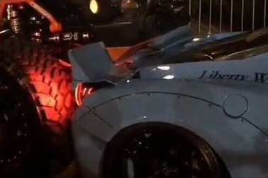 Đụng độ bên ngoài triển lãm xe độ SEMA