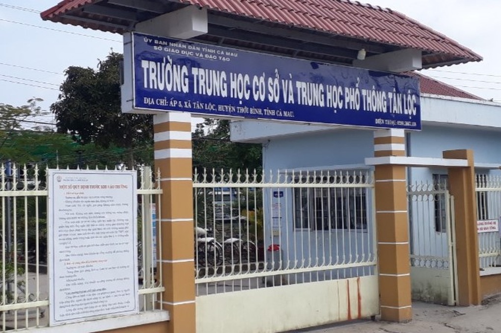 Kỷ luật hiệu trưởng vướng lùm xùm thu chi ở Cà Mau - 1 Kỷ luật hiệu trưởng vướng lùm xùm thu chi ở Cà Mau - 1