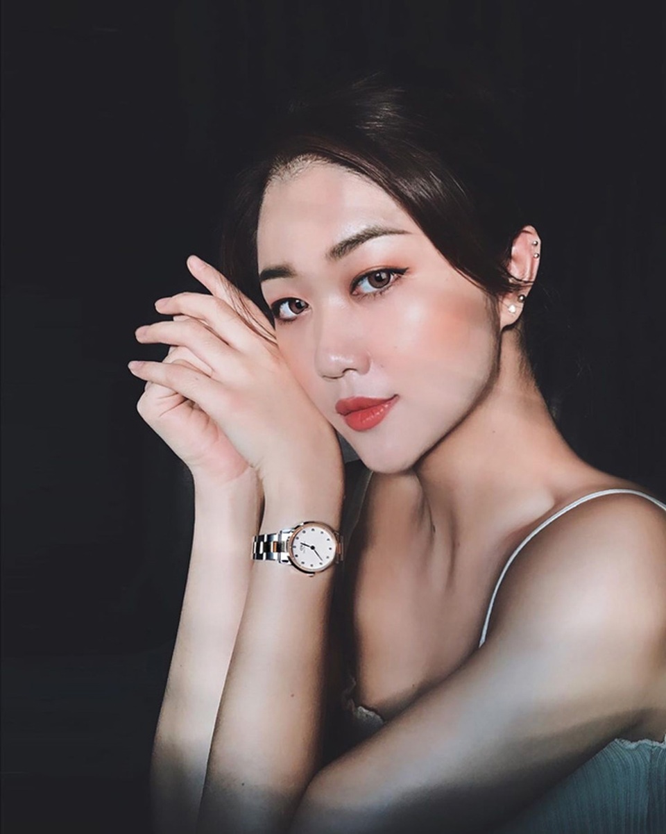 Rời đồng phục ngành, nữ tiếp viên hàng không gợi cảm đến không ngờ - 15 Rời đồng phục ngành, nữ tiếp viên hàng không gợi cảm đến không ngờ - 15