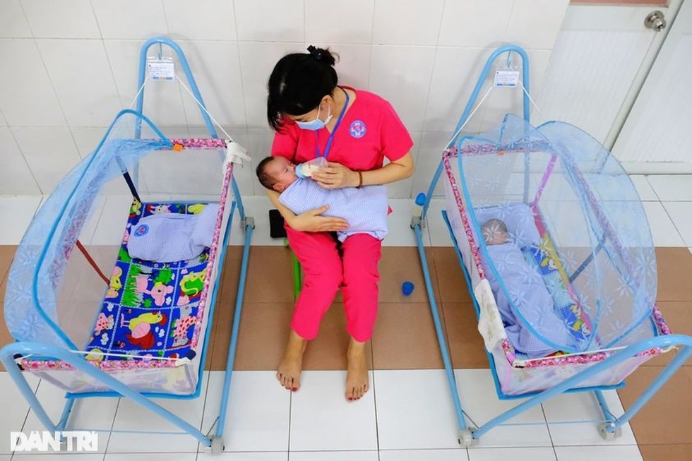 Chuyện về bác sĩ đỡ đẻ cho hàng trăm sản phụ F0 giữa tâm dịch Sài Gòn - 7 Chuyện về bác sĩ đỡ đẻ cho hàng trăm sản phụ F0 giữa tâm dịch Sài Gòn - 7