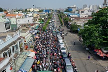 Kẹt xe kinh hoàng kéo dài hơn 2km tuyến đường phà Cát Lái - Nhơn Trạch