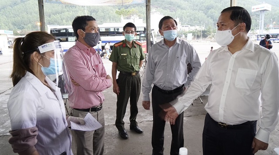 Thâu đêm soát chặt các phương tiện về từ Gia Lai, Tây Nguyên phòng Covid-19 - 1 Thâu đêm soát chặt các phương tiện về từ Gia Lai, Tây Nguyên phòng Covid-19 - 1