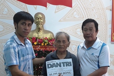 Thầy giáo nằm liệt giường 17 năm được bạn đọc Dân trí giúp đỡ hơn 61 triệu đồng