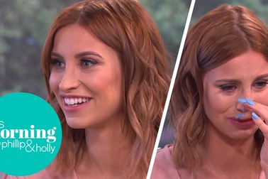 Ferne McCann khóc trên truyền hình