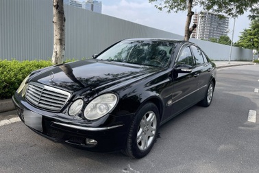 Đi 20 năm, xe sang Mercedes-Benz E240 rao bán giá rẻ hơn Honda SH