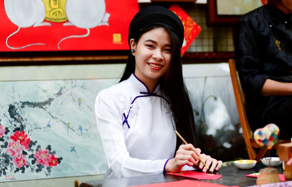 Bà đồ trên phố Sài Gòn.jpg Bà đồ trên phố Sài Gòn.jpg