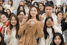 Hoa hậu Thế giới Việt Nam ngày đầu làm giảng viên đại học