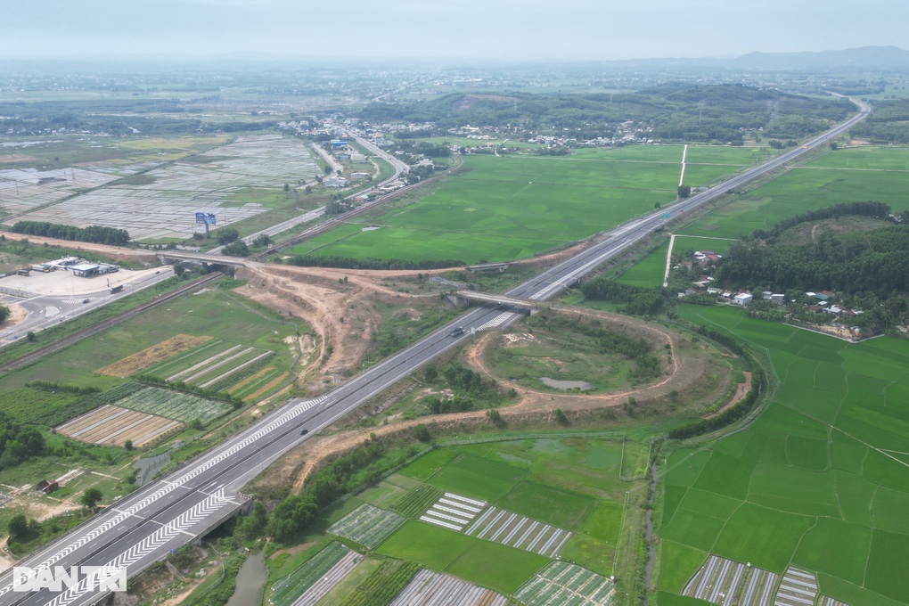 Nút giao cao tốc dở dang 6 năm: VEC hứa hoàn thành trong 2025 - 1 Nút giao cao tốc dở dang 6 năm: VEC hứa hoàn thành trong 2025 - 1