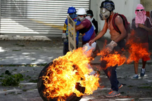 Nga “tố” Mỹ kích động khủng hoảng, gây thiệt hại hàng trăm tỷ USD cho Venezuela