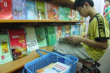 Nhiều phụ huynh bị “móc túi” vì thiếu thông tin