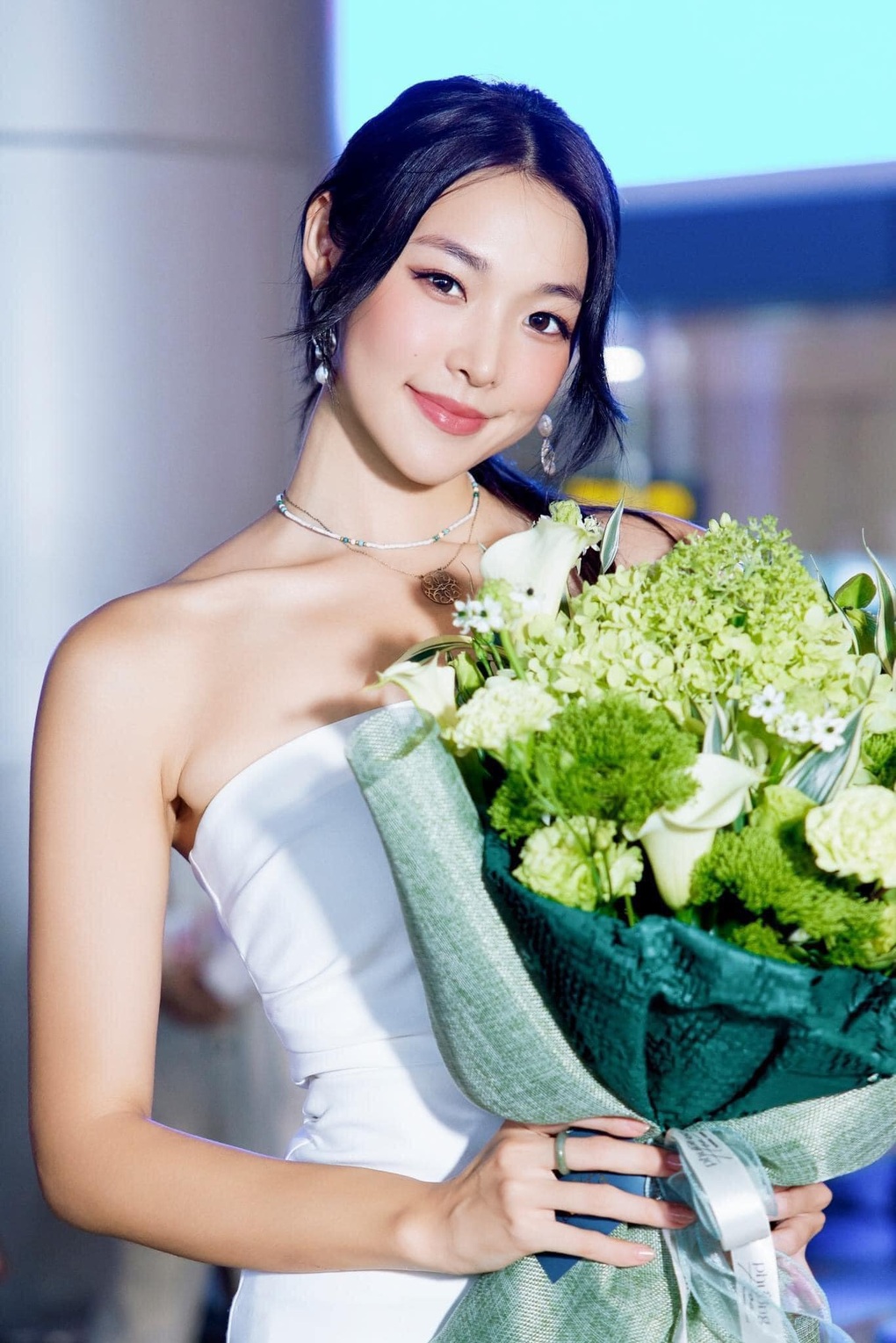 Đương kim Hoa hậu Trái đất khoe nhan sắc như búp bê sống tại Việt Nam - 7 Đương kim Hoa hậu Trái đất khoe nhan sắc như búp bê sống tại Việt Nam - 7