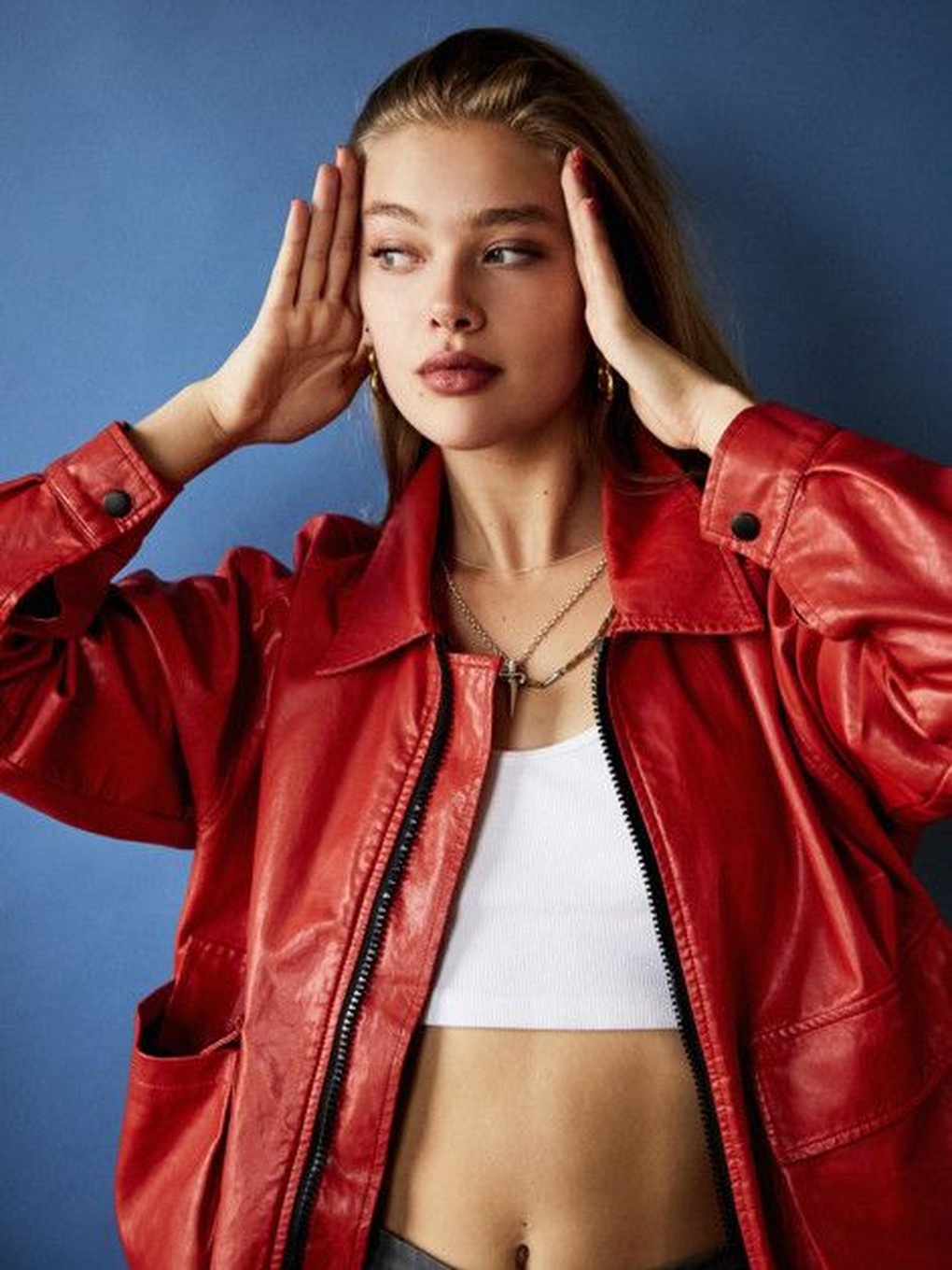 Sắc vóc gợi cảm của nữ diễn viên đẹp lu mờ nữ chính trong Nàng tiên cá - 7