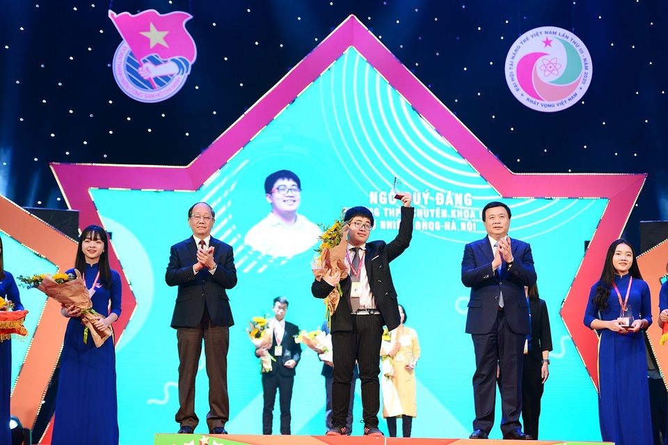 400 thanh niên tài năng quy tụ, bàn luận các vấn đề phát triển đất nước - 2 400 thanh niên tài năng quy tụ, bàn luận các vấn đề phát triển đất nước - 2