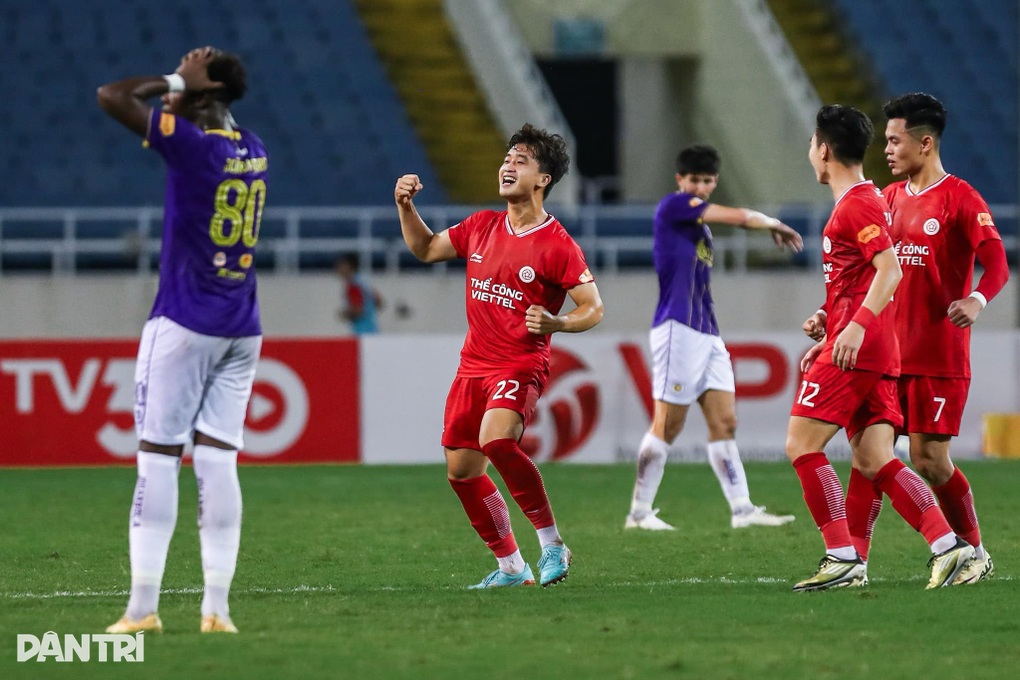 Thể Công Viettel lội ngược dòng thắng Hà Nội FC tại Mỹ Đình - 7 Thể Công Viettel lội ngược dòng thắng Hà Nội FC tại Mỹ Đình - 7