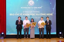 Phóng viên báo Điện tử Dân trí nhận giải ba báo chí về Khoa học