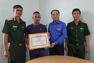 Người dân góp công tìm kiếm 24 hài cốt liệt sỹ trong hang ở núi Chư Pa