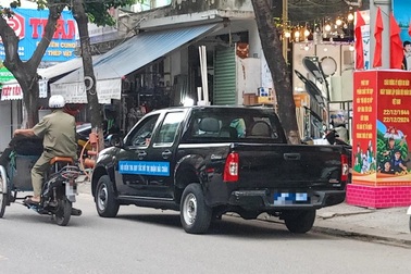 Cán bộ quy tắc đô thị nhận tiền nộp phạt qua tài khoản cá nhân