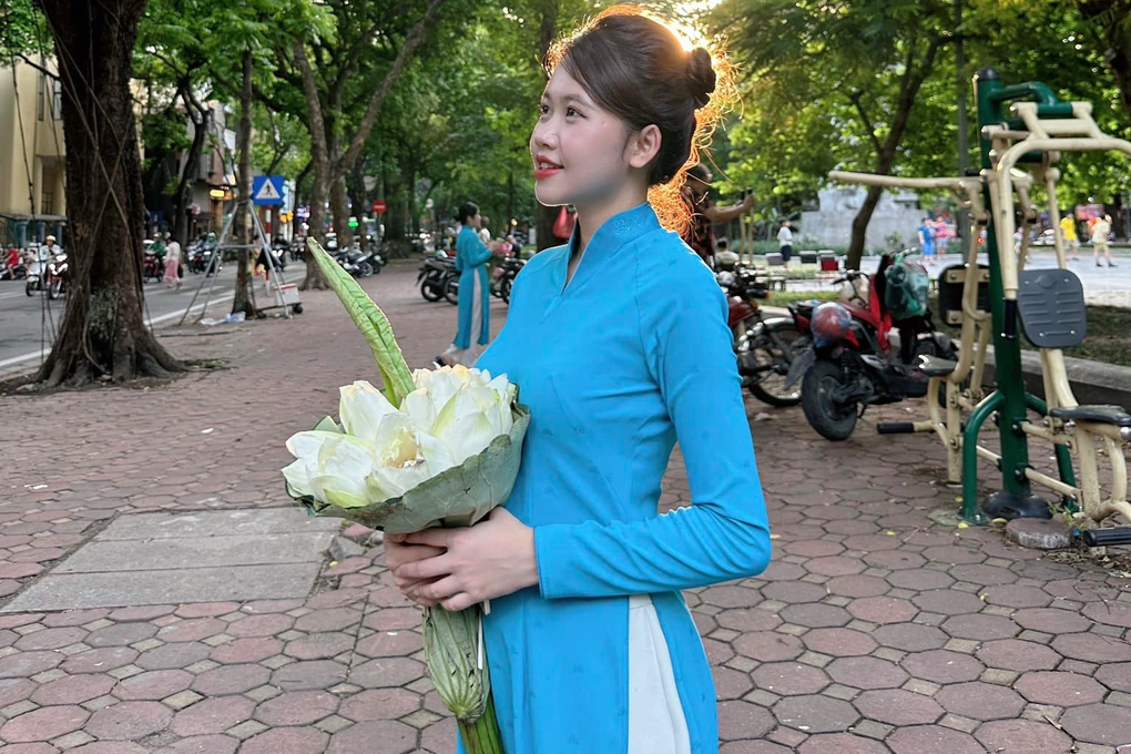 Bạn gái xinh đẹp, kín tiếng của thủ môn Trịnh Xuân Hoàng và Quan Văn Chuẩn - 1 Bạn gái xinh đẹp, kín tiếng của thủ môn Trịnh Xuân Hoàng và Quan Văn Chuẩn - 1