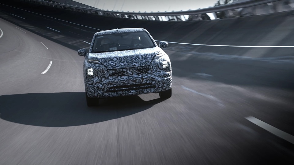 Màn trình diễn ấn tượng của Mitsubishi Outlander mới 2022 trước ngày ra mắt - 4 Màn trình diễn ấn tượng của Mitsubishi Outlander mới 2022 trước ngày ra mắt - 4