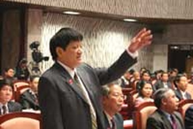 “Truy” ráo riết lãnh đạo thành phố về qui hoạch