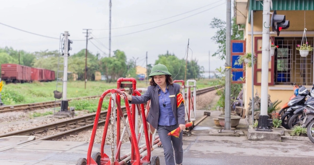 Nâng tiêu chuẩn chứng chỉ nghề áp dụng với nhân viên gác đường tàu