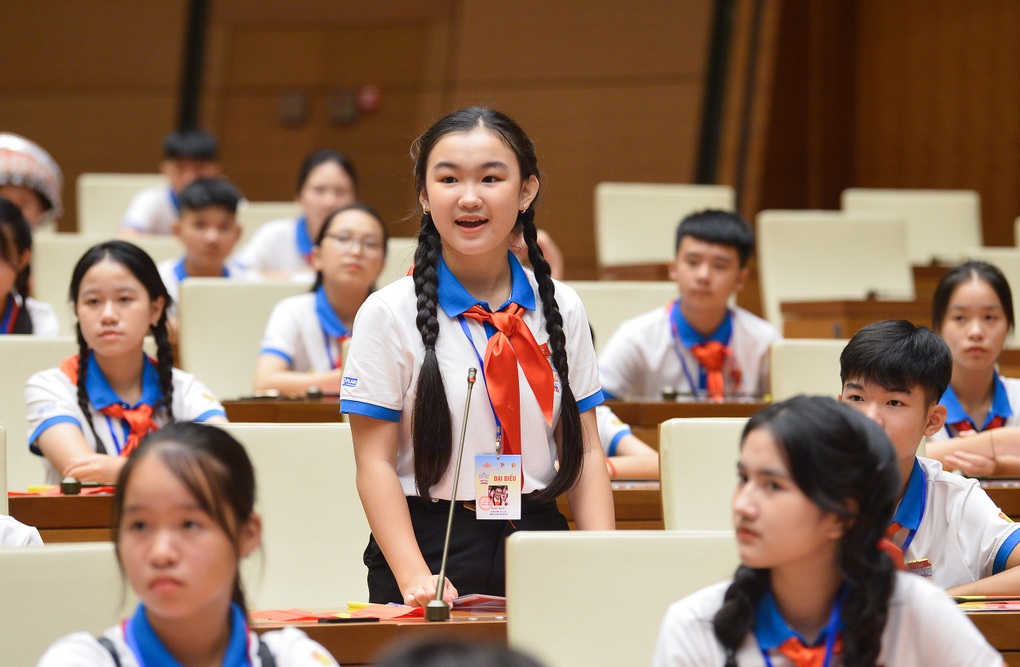 Lần đầu tiên trẻ em đóng vai ĐBQH, họp trong hội trường Diên Hồng - 2 Lần đầu tiên trẻ em đóng vai ĐBQH, họp trong hội trường Diên Hồng - 2