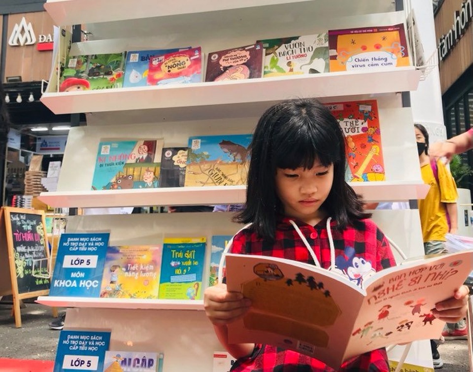 Học thi theo kiểu ăn vào nhả ra, tủ rượu át... tủ sách - 3 Học thi theo kiểu ăn vào nhả ra, tủ rượu át... tủ sách - 3