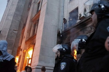 Ukraine: 30 người chết cháy, bạo lực lan rộng