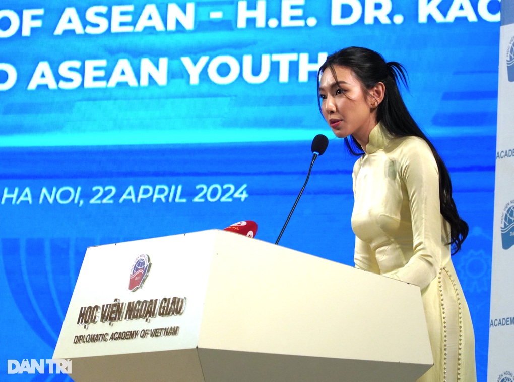 Thế hệ trẻ cần lắng nghe, học hỏi, là phiên bản tốt nhất của chính mình - 1 Thế hệ trẻ cần lắng nghe, học hỏi, là phiên bản tốt nhất của chính mình - 1