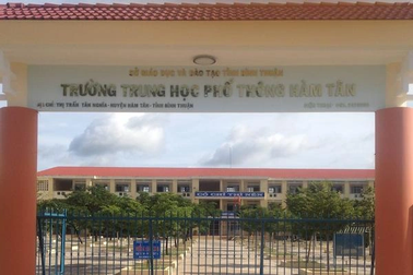 Phụ huynh đến tận nhà đánh thầy hiệu phó gãy mũi