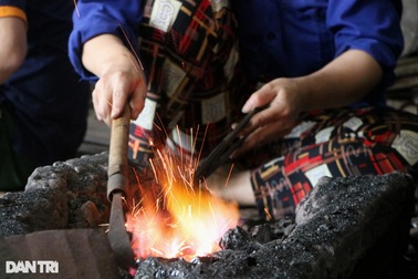 Những ngày cận Tết hối hả ở làng nghề "đinh tai nhức óc" cả ngày