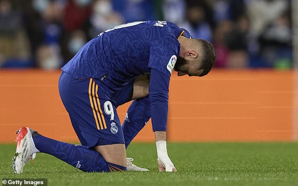 Real Madrid giành 3 điểm trước Sociedad, Barcelona gục ngã dưới tay Betis - 7 Real Madrid giành 3 điểm trước Sociedad, Barcelona gục ngã dưới tay Betis - 7