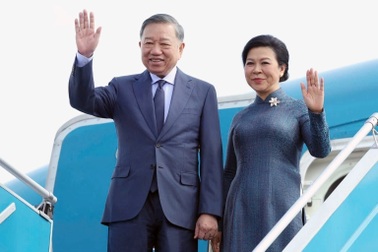 Tổng Bí thư, Chủ tịch nước và Phu nhân rời Hà Nội lên đường thăm Nga, Pháp