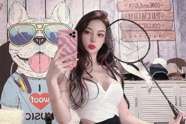 Trung Quốc mạnh tay xử phạt hot girl sống phông bạt, trốn thuế, lừa đảo