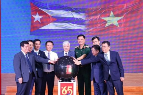 Lời kêu gọi ủng hộ Cuba lay động triệu người Việt, ủng hộ hơn 121 tỷ đồng