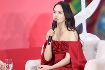 NSND Mai Hoa: "Tôi hát nhạc buồn nhưng an yên, không cô đơn trên sofa"