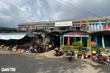 Chiêu lừa tinh vi khiến tiểu thương chợ Đông Ba mất hàng chục triệu đồng