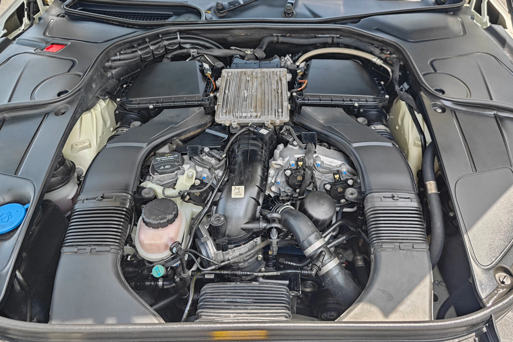 Mercedes-Benz S400 chạy 8 năm được rao bán với giá rẻ hơn Toyota Camry mới - 7 Mercedes-Benz S400 chạy 8 năm được rao bán với giá rẻ hơn Toyota Camry mới - 7